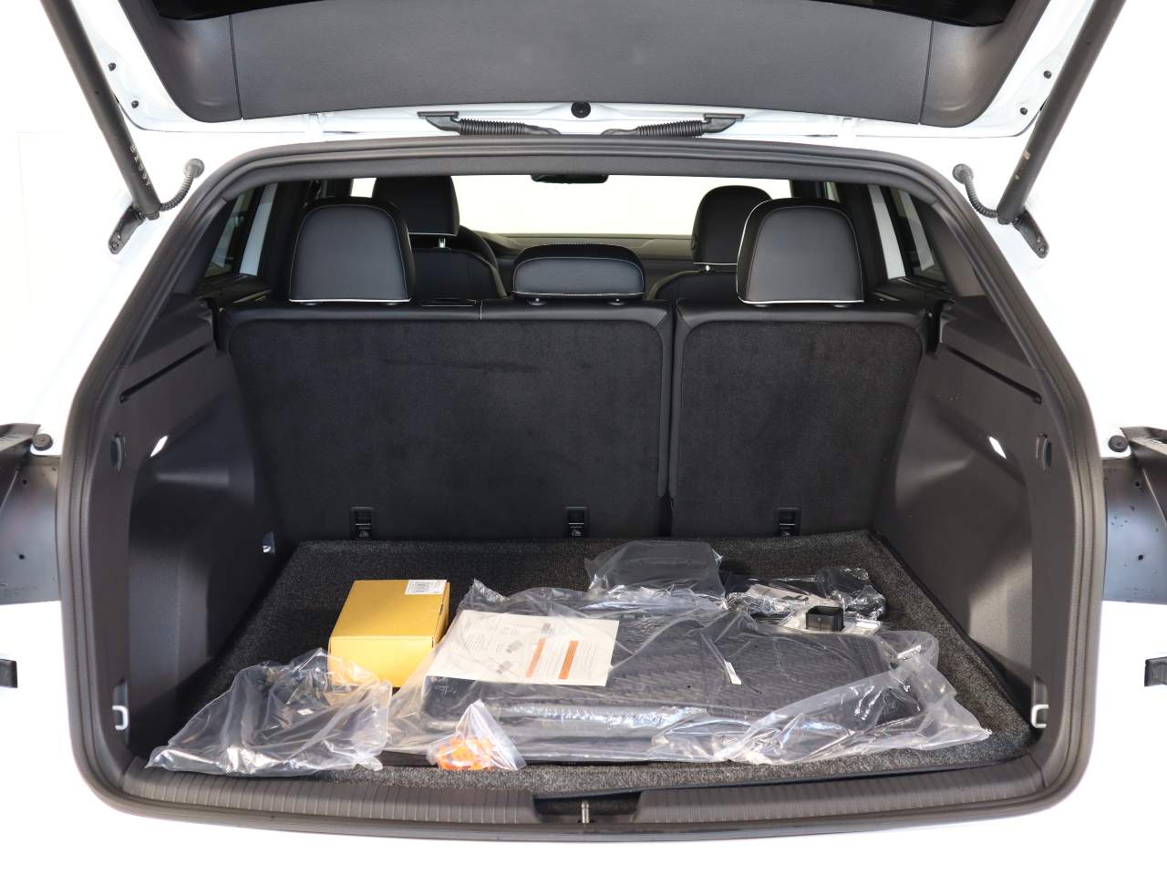 2025 Volkswagen Atlas Cross Sport SEL Premium R-Line 4Motion