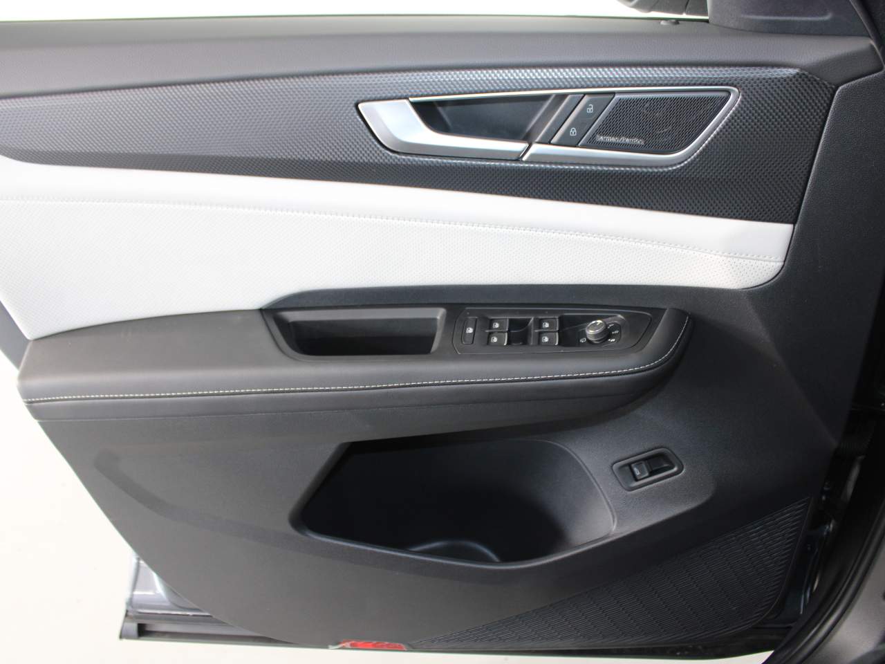 2025 Volkswagen Atlas Cross Sport SEL Premium R-LINE - Photo 9
