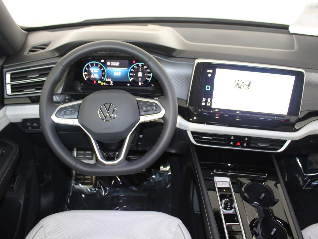 2025 Volkswagen Atlas Cross Sport SEL Premium R-LINE - Photo 8
