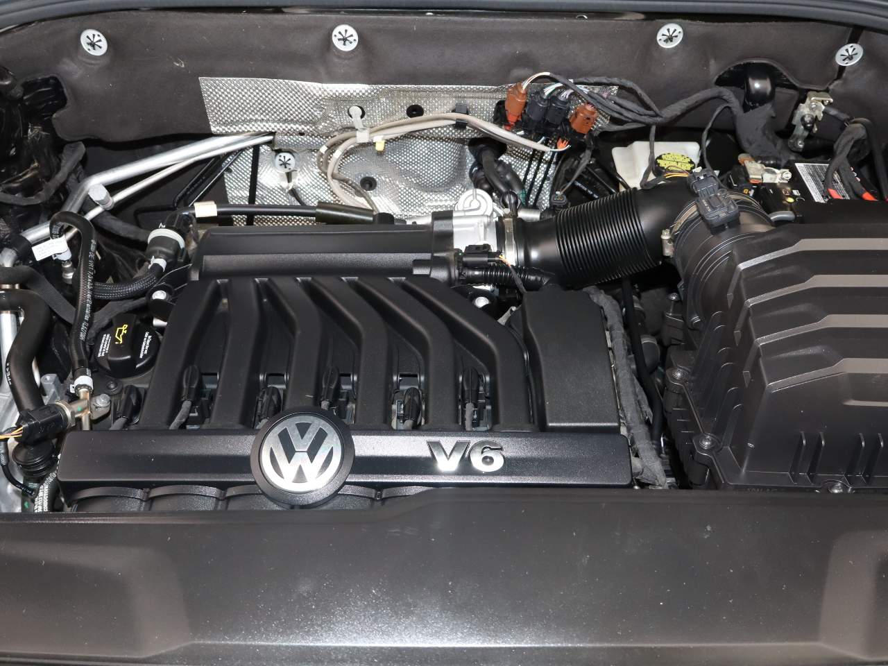 2023 Volkswagen Atlas Cross Sport V6 SEL Premium R-Line 4Motion