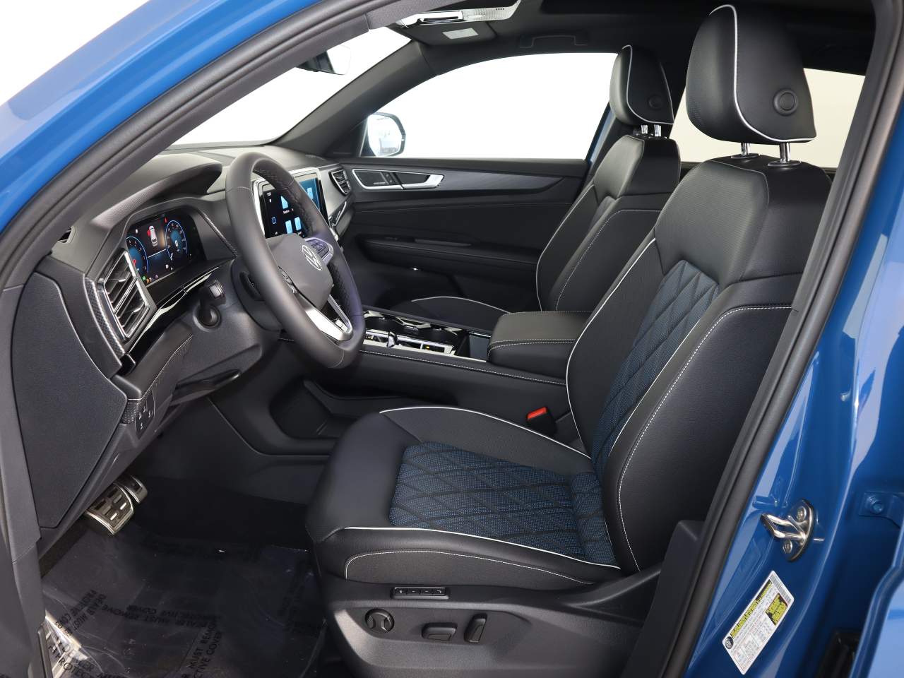 2025 Volkswagen Atlas Cross Sport SEL Premium R-LINE - Photo 10