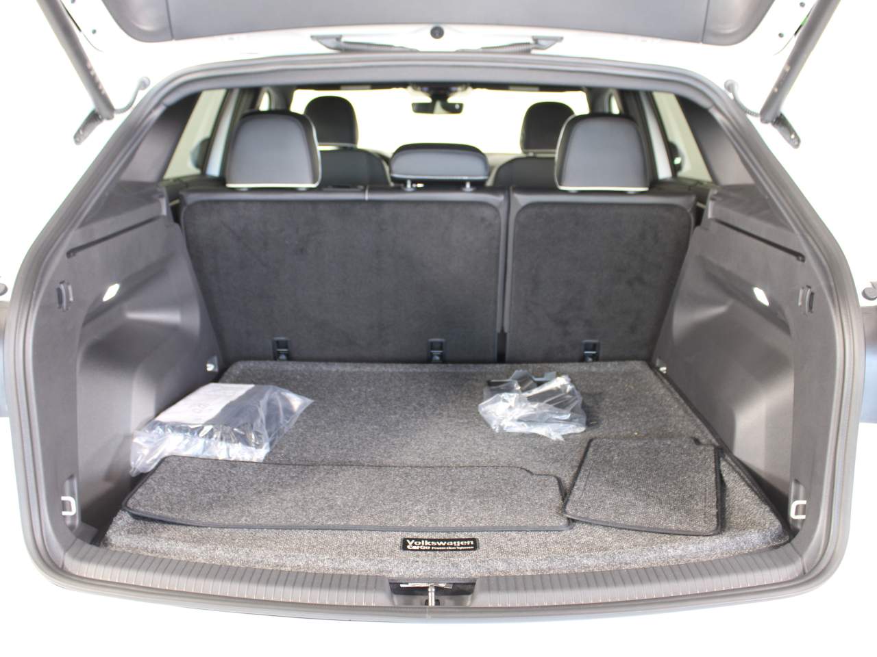 2025 Volkswagen Atlas Cross Sport SEL Premium R-Line 4Motion