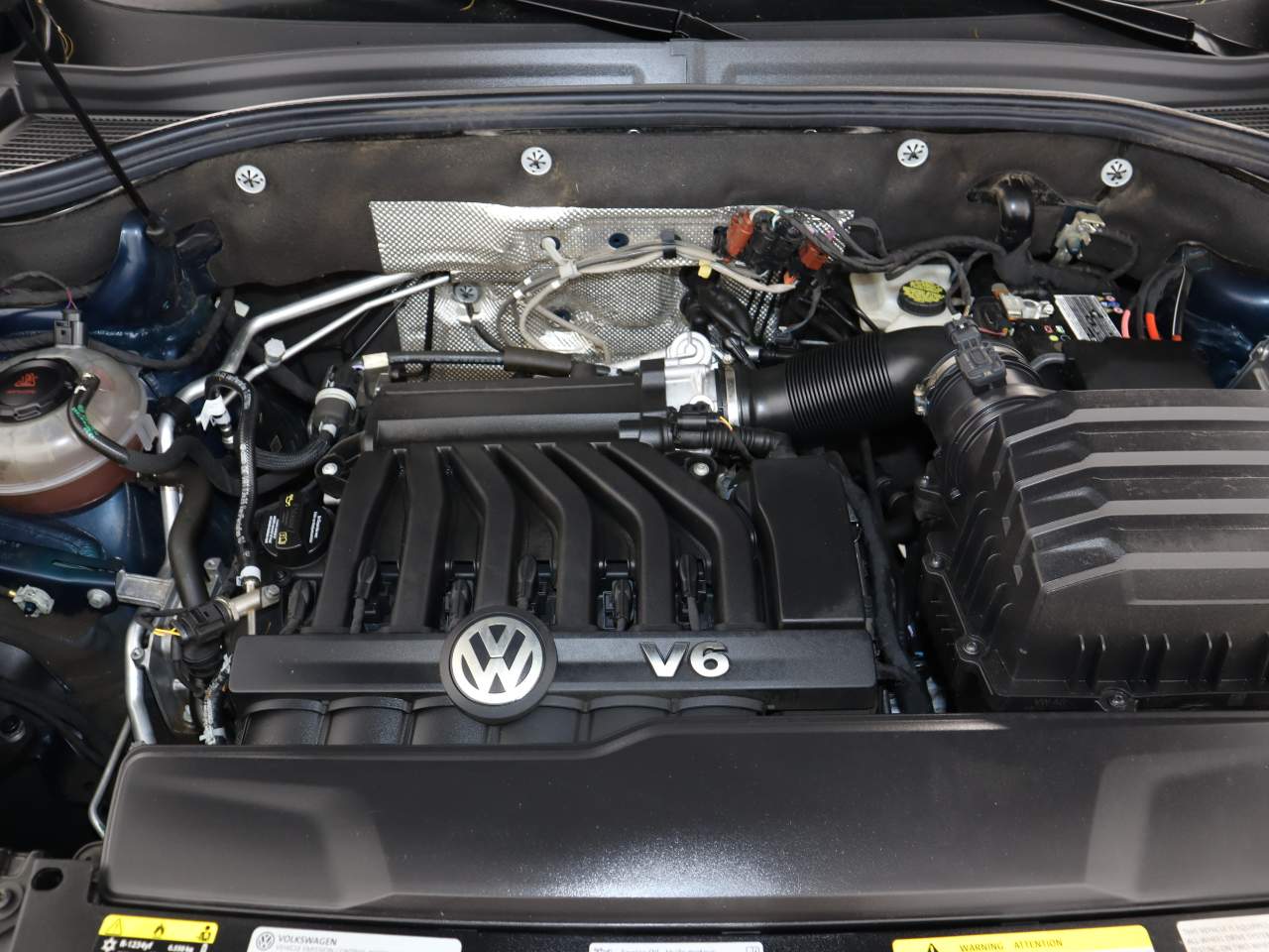 2021 Volkswagen Atlas Cross Sport V6 SE R-Line 4Motion