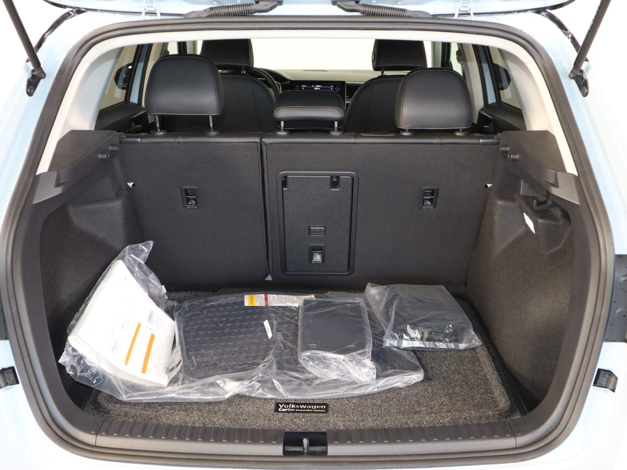2025 Volkswagen Taos SE Black 4Motion