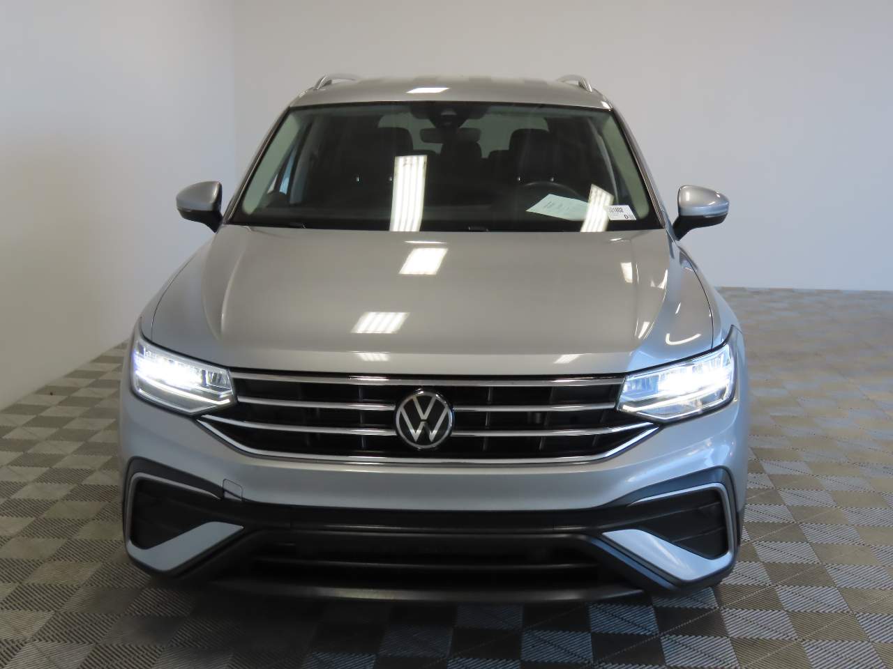 New 2022 Volkswagen Tiguan SE - V2470306 - Chapman Honda