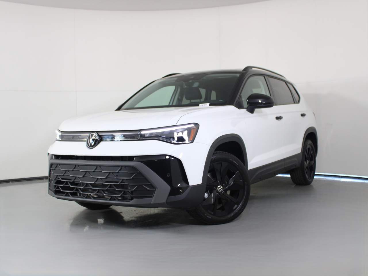 2025 Volkswagen Taos SE Black