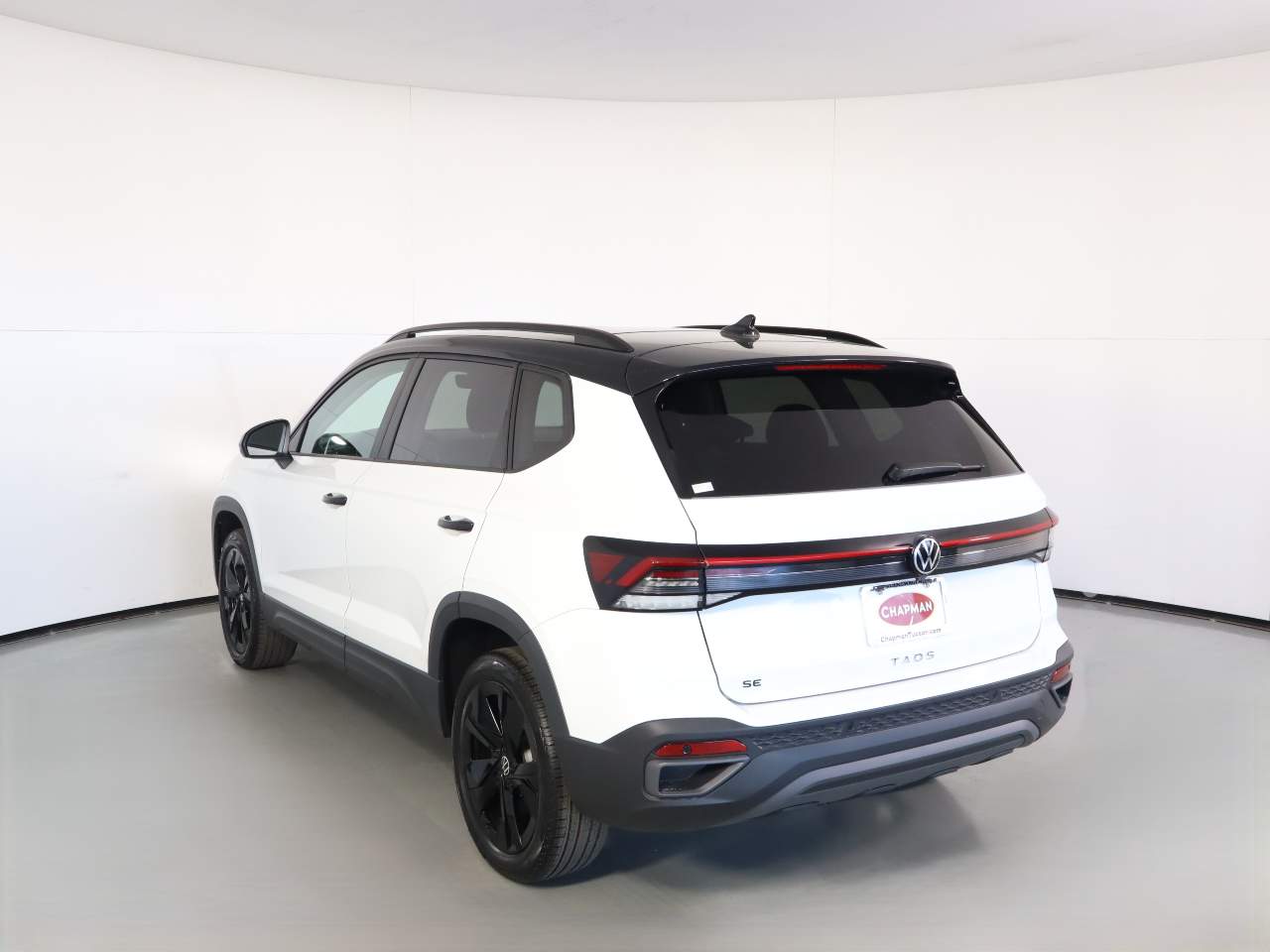 2026 Volkswagen Taos SE Black