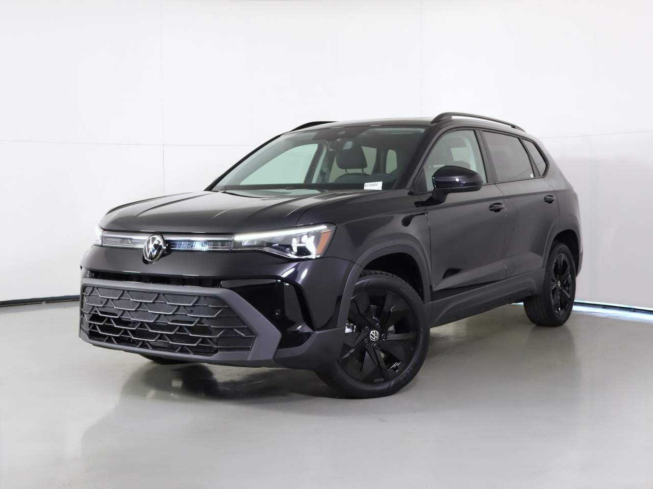 2027 Volkswagen Taos SE Black