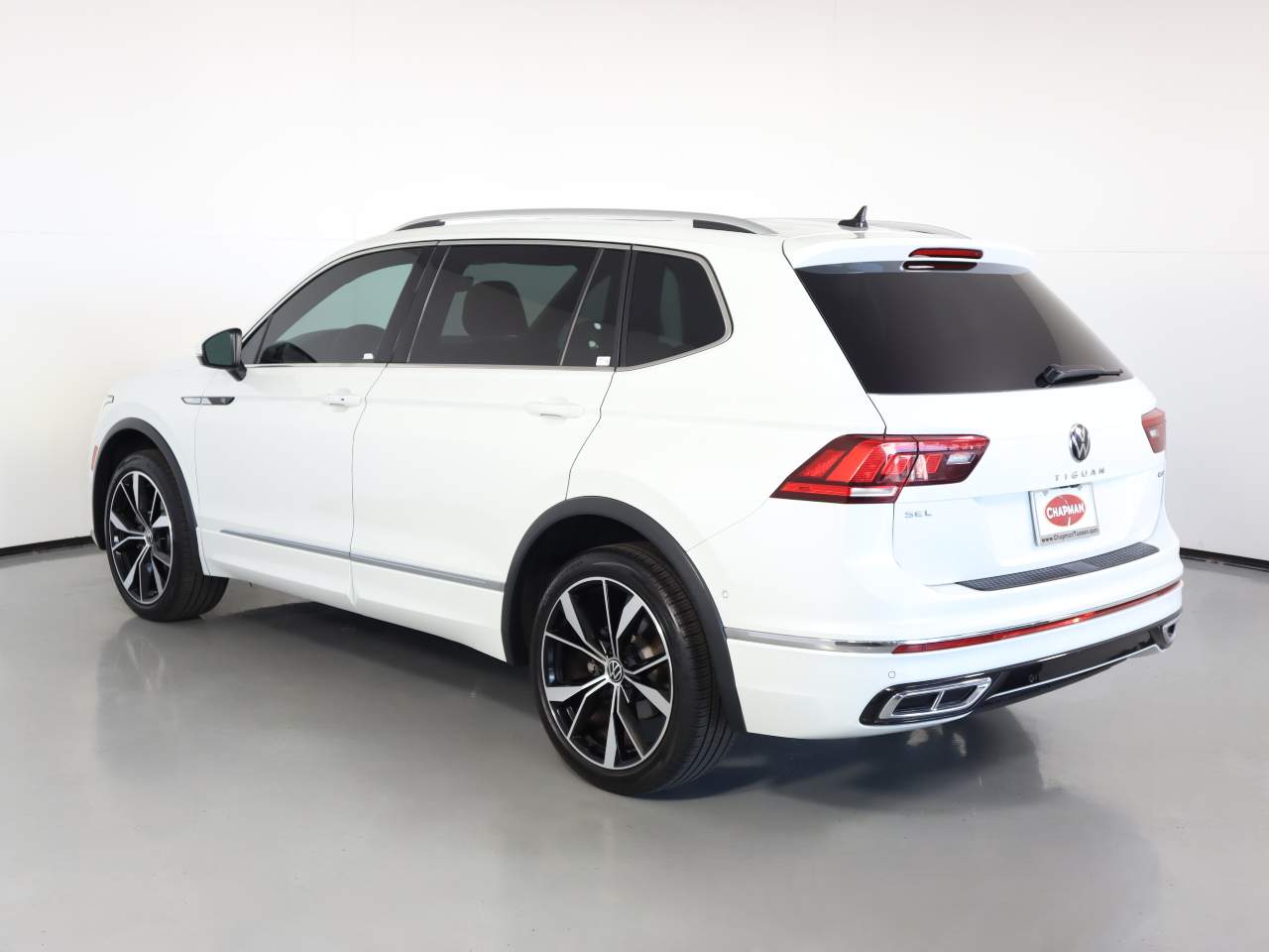 2022 Volkswagen Tiguan SEL Premium R-Line photo 3