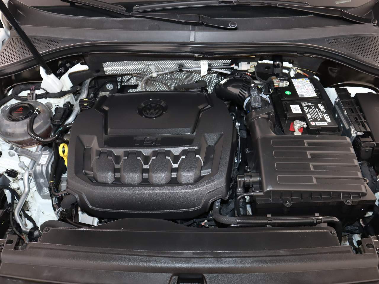 2024 Volkswagen Tiguan SEL R-Line 4Motion