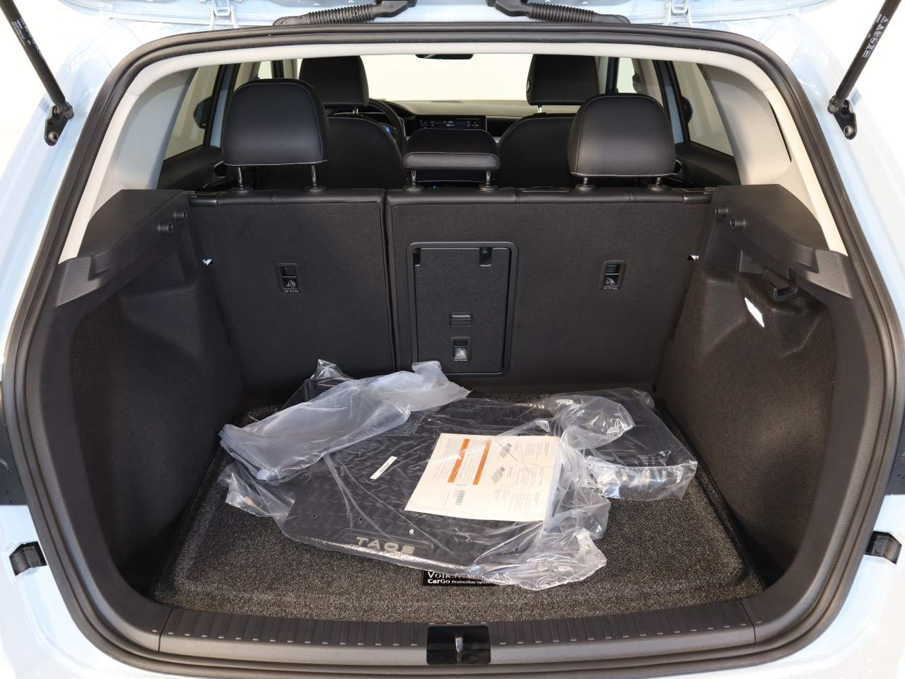 2025 Volkswagen Taos SEL 4Motion