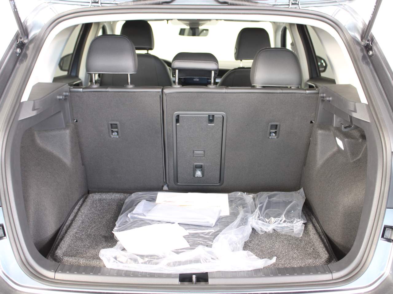 2025 Volkswagen Taos SEL 4Motion