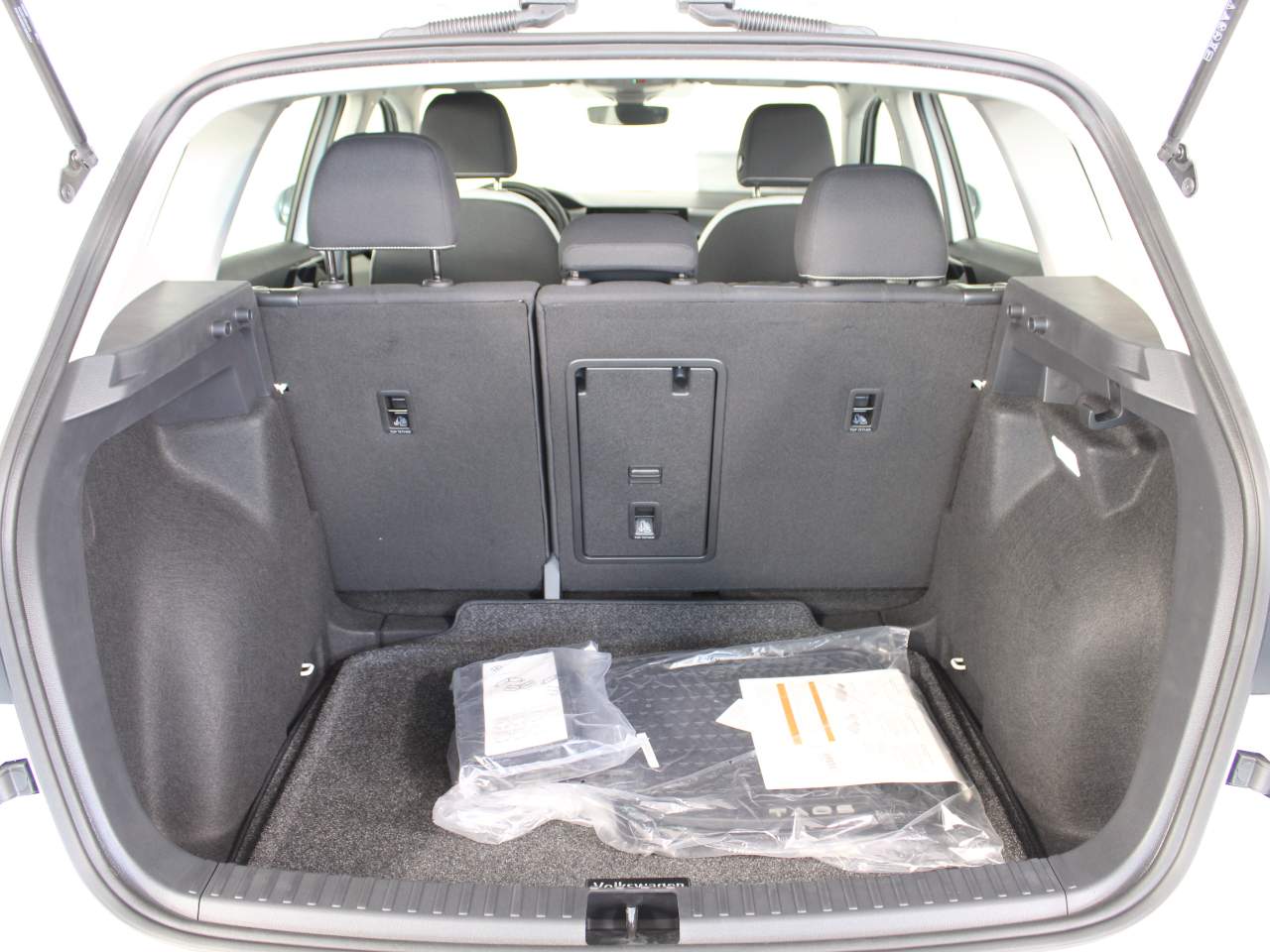 2025 Volkswagen Taos S