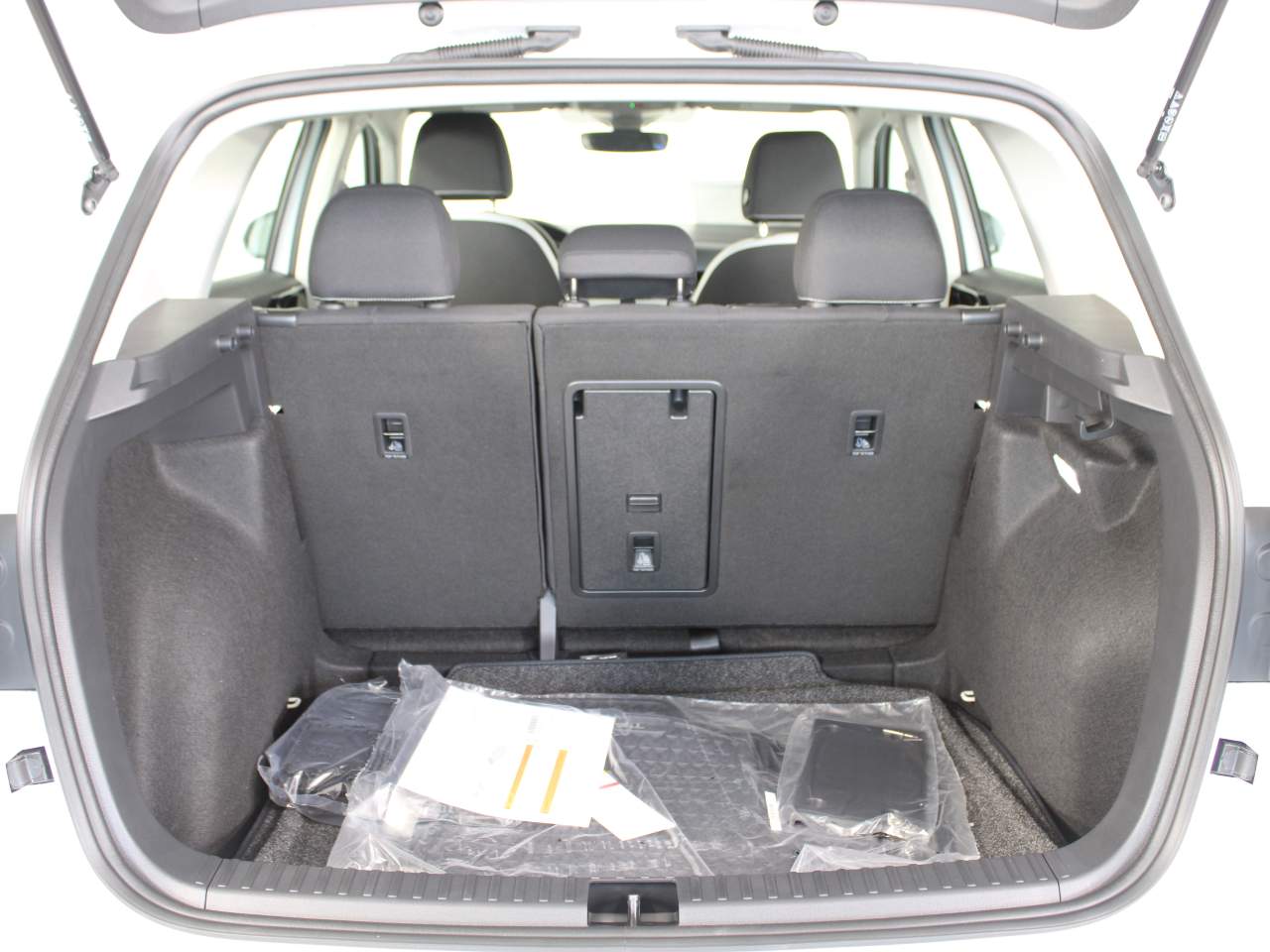 2025 Volkswagen Taos S
