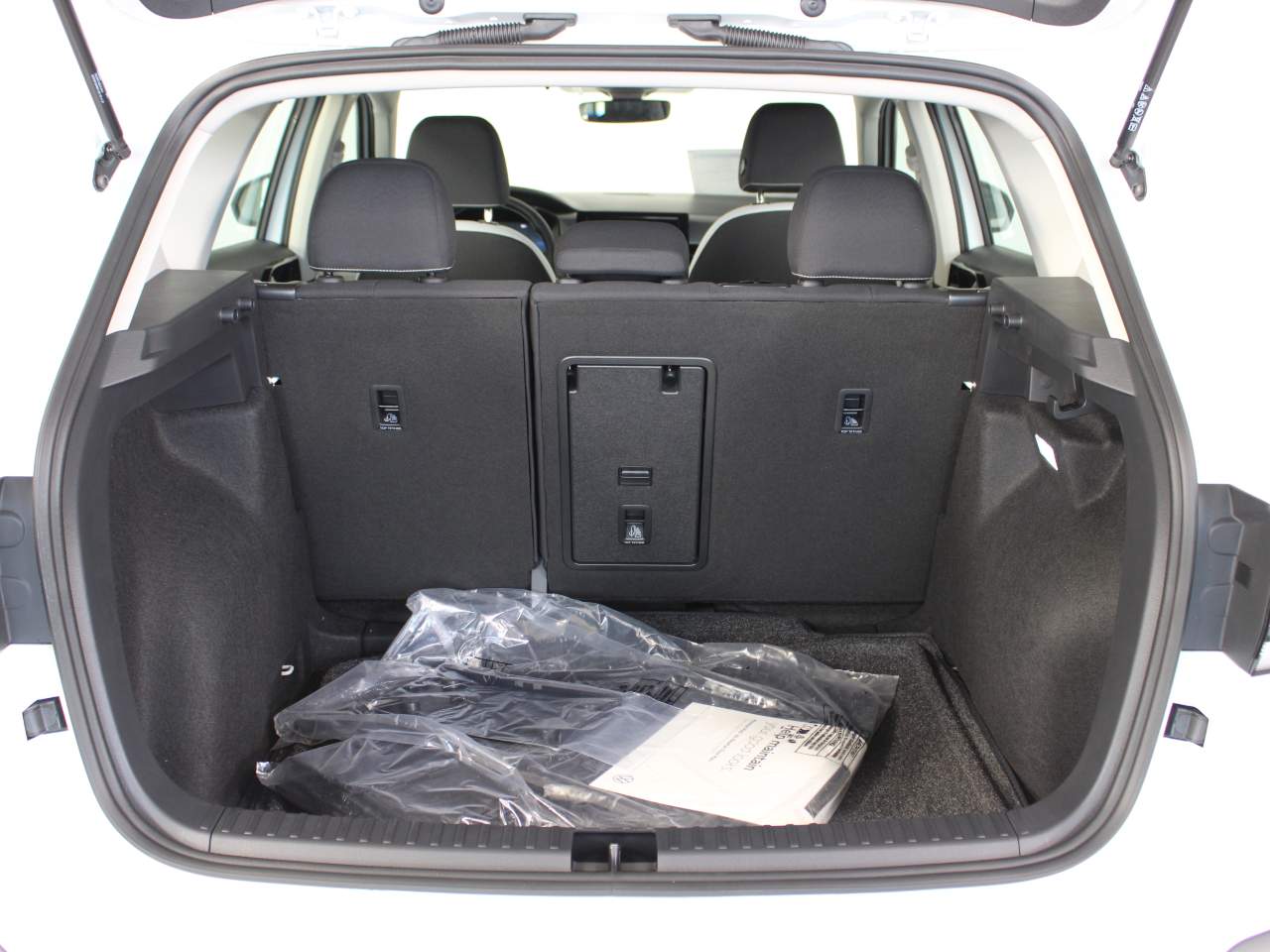 2025 Volkswagen Taos S