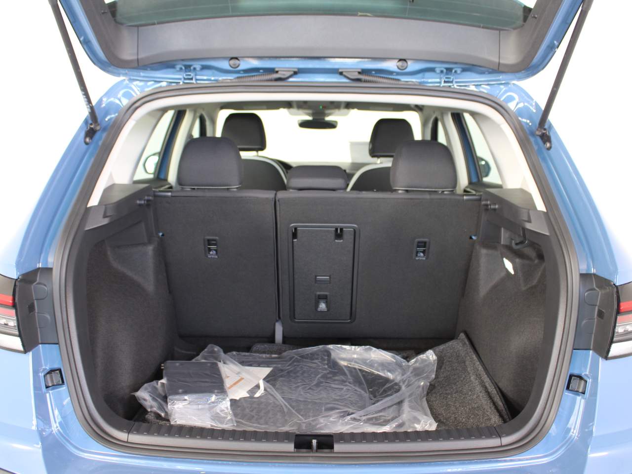 2025 Volkswagen Taos S