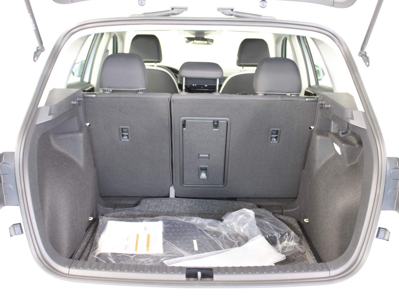 2025 Volkswagen Taos S