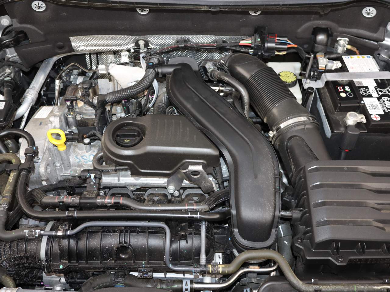 2025 Volkswagen Taos S