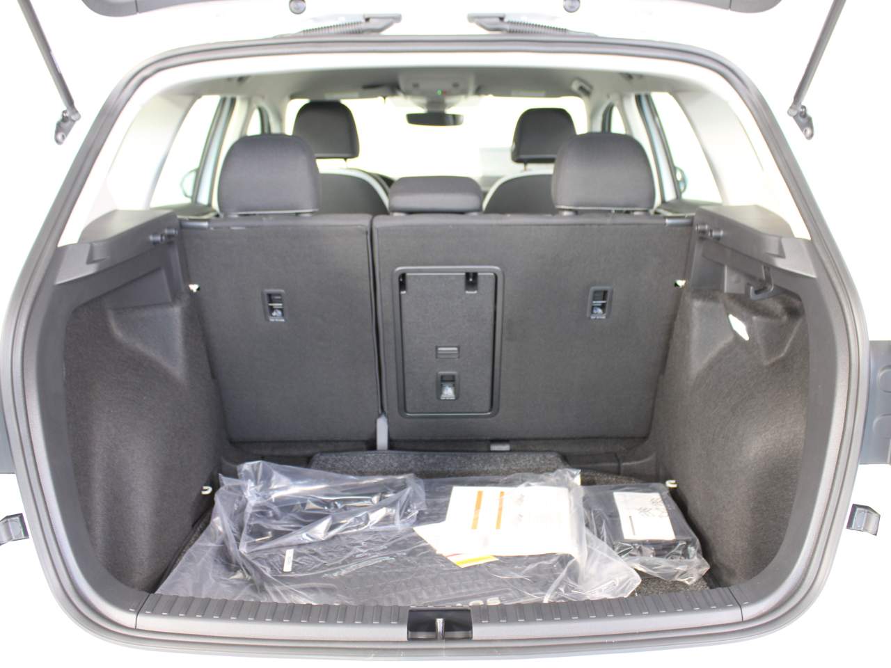 2025 Volkswagen Taos S