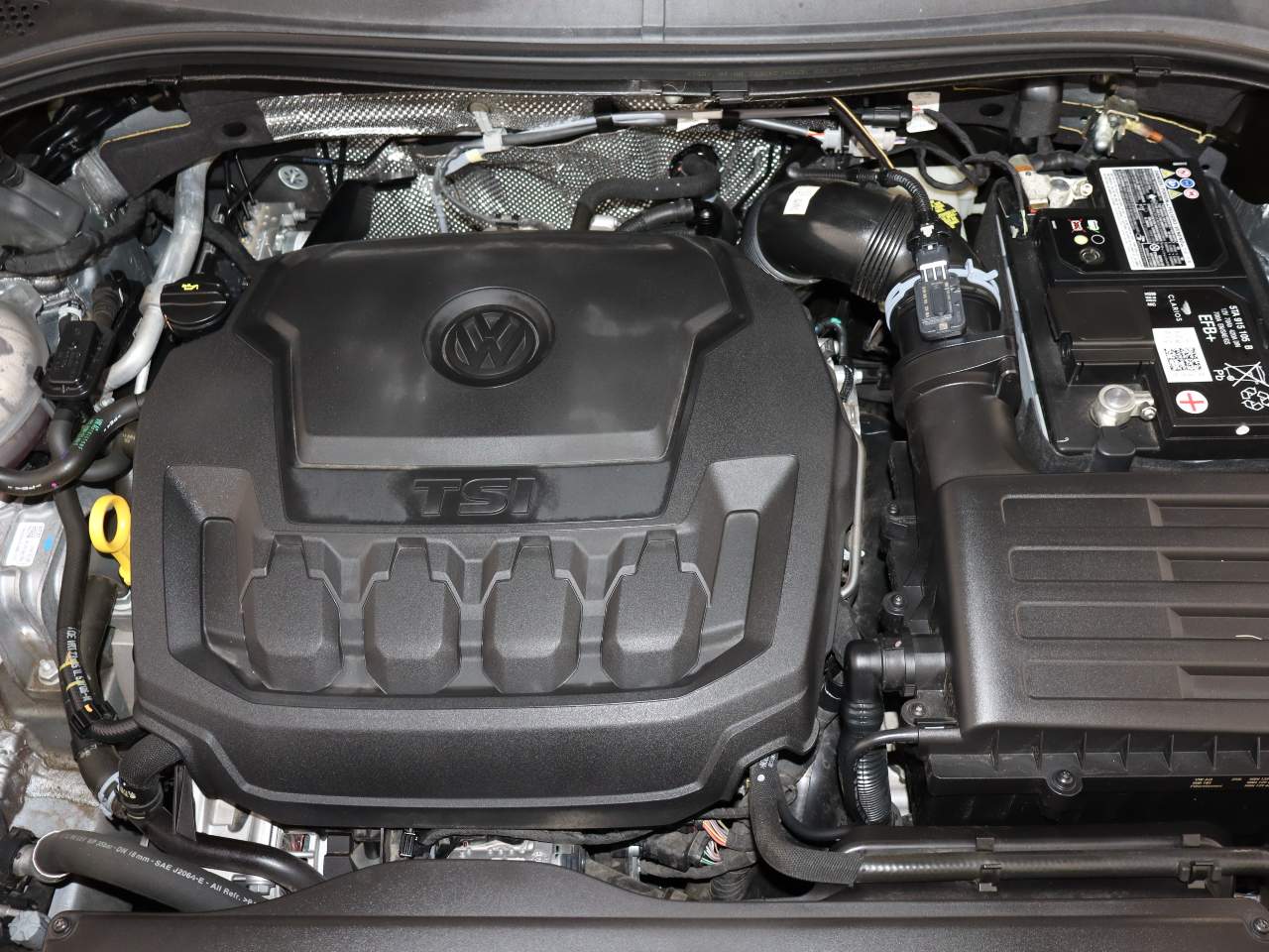 2023 Volkswagen Tiguan SE R-Line Black