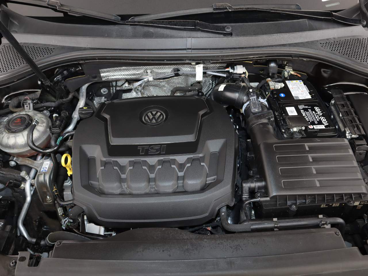 2023 Volkswagen Tiguan SE R-Line Black