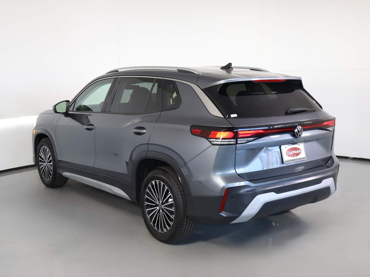 2025 Volkswagen Tiguan S photo 3