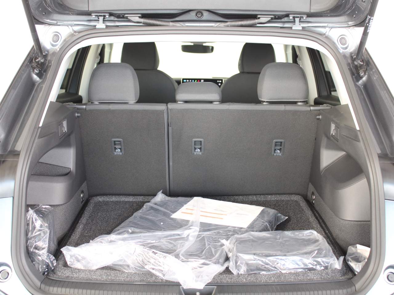 2025 Volkswagen Tiguan S photo 2