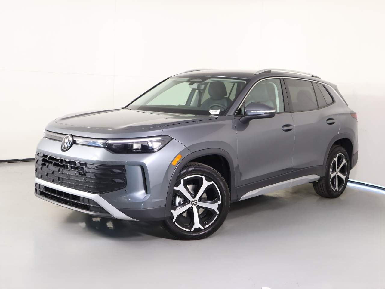 2025 Volkswagen Tiguan SE