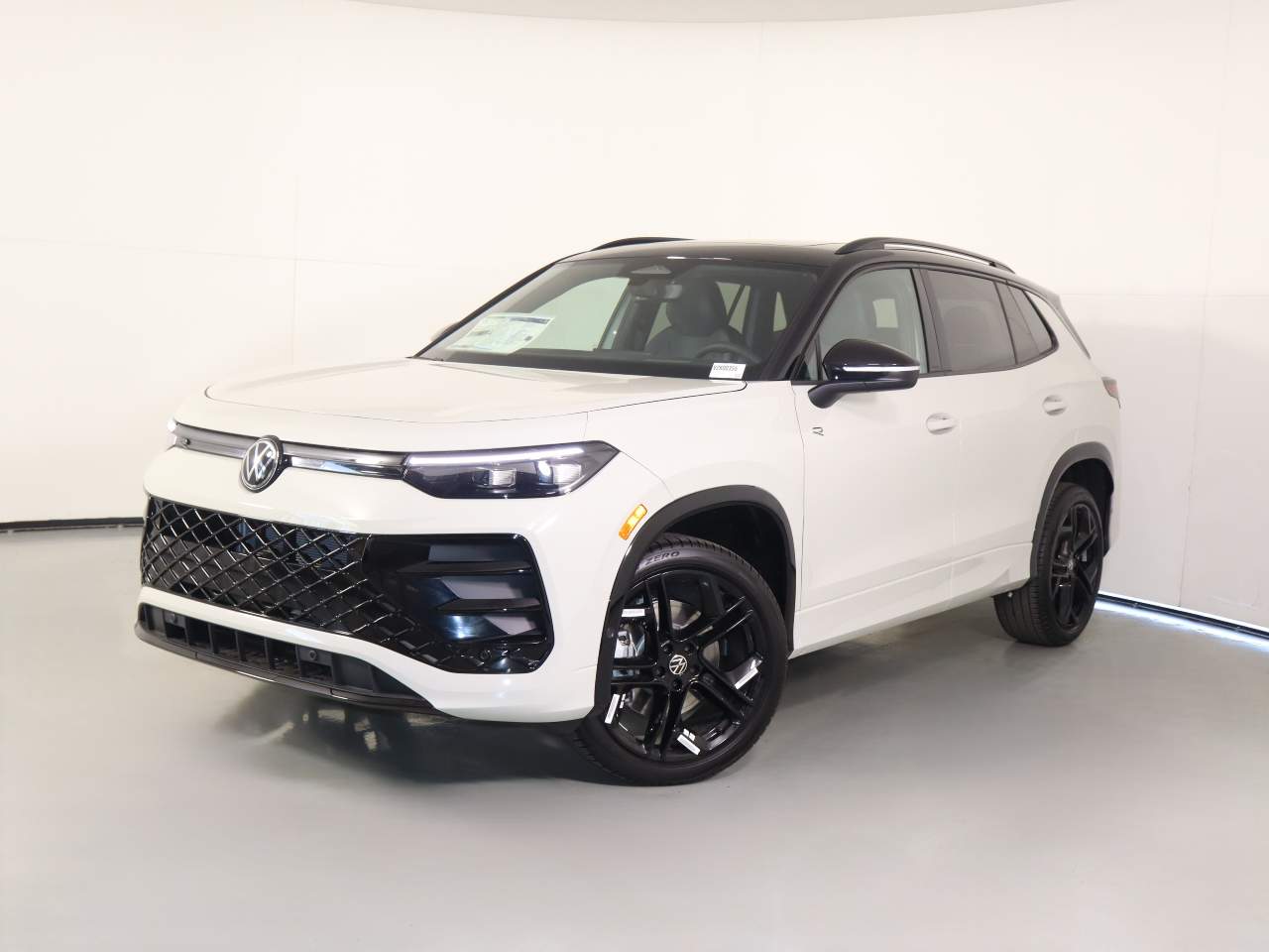 2026 Volkswagen Tiguan SE R-Line Black 4Motion