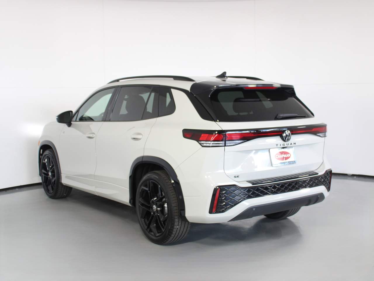 2025 Volkswagen Tiguan SE R-Line Black