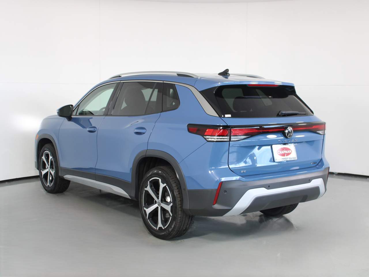 2025 Volkswagen Tiguan SE photo 3