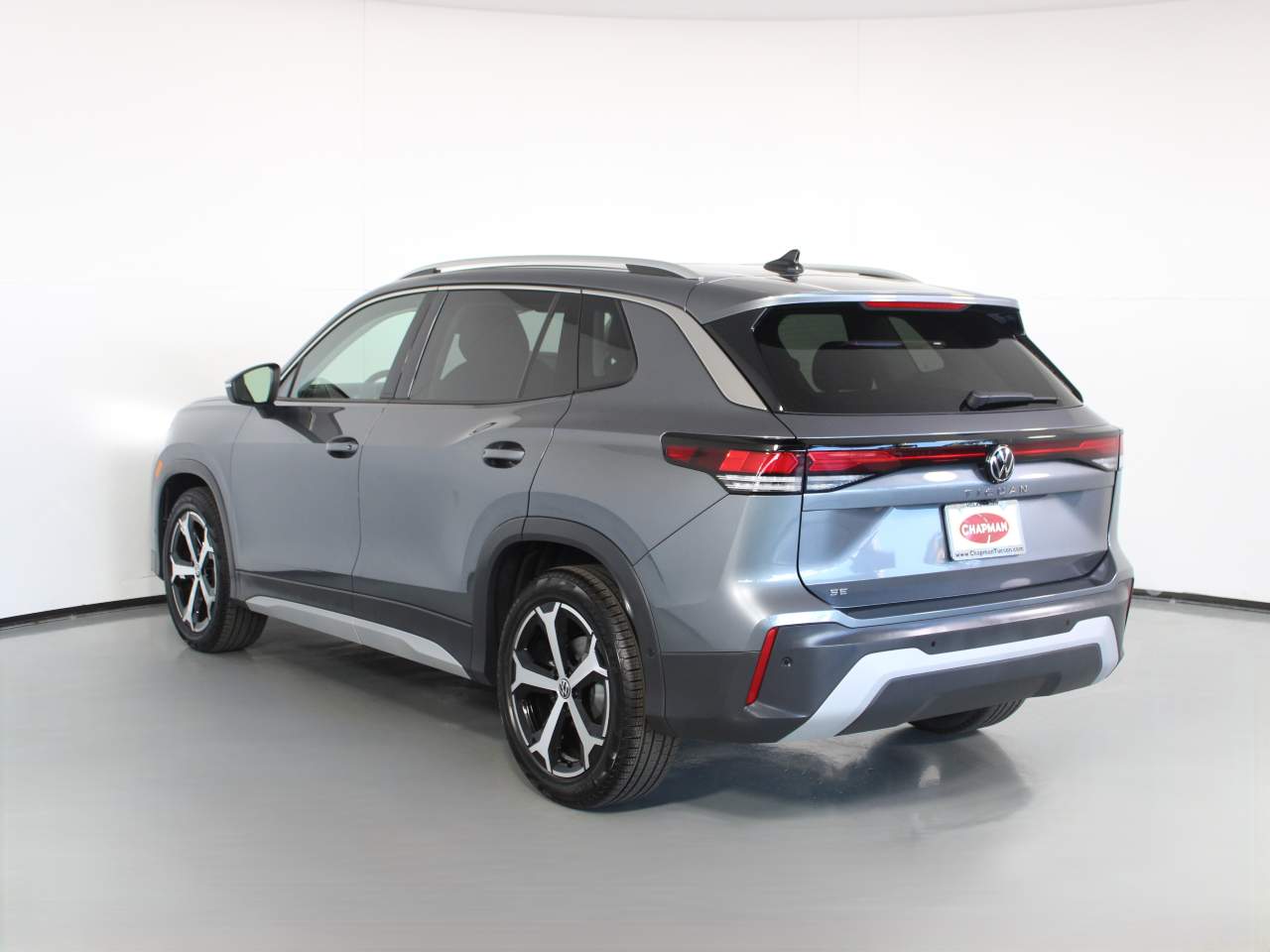 2025 Volkswagen Tiguan SE photo 3