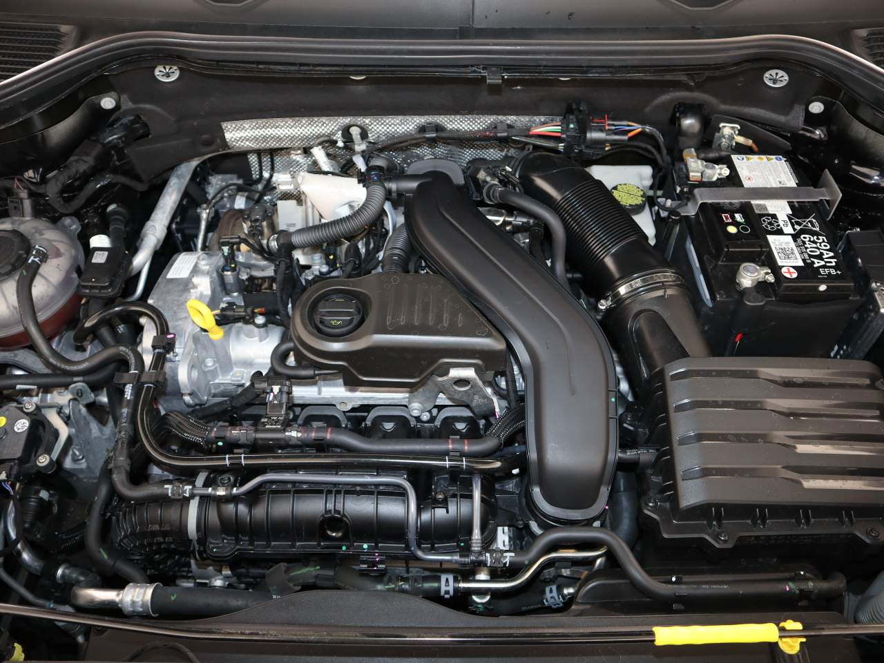 2025 Volkswagen Taos SE