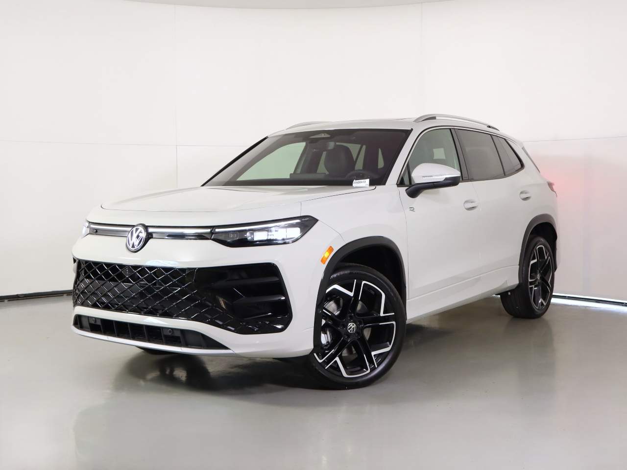 2026 Volkswagen Tiguan SEL R-Line Turbo 4Motion