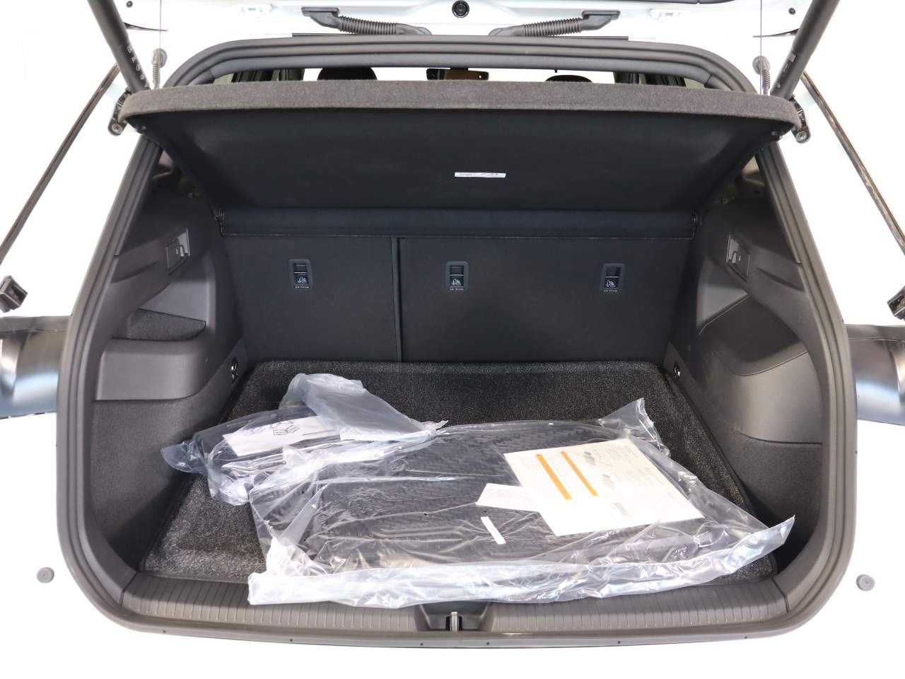 2026 Volkswagen Tiguan SEL R-Line Turbo 4Motion