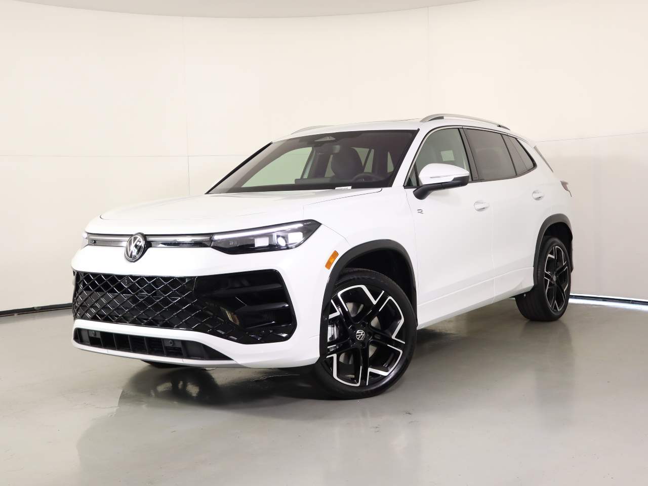 2026 Volkswagen Tiguan SEL R-Line Turbo 4Motion