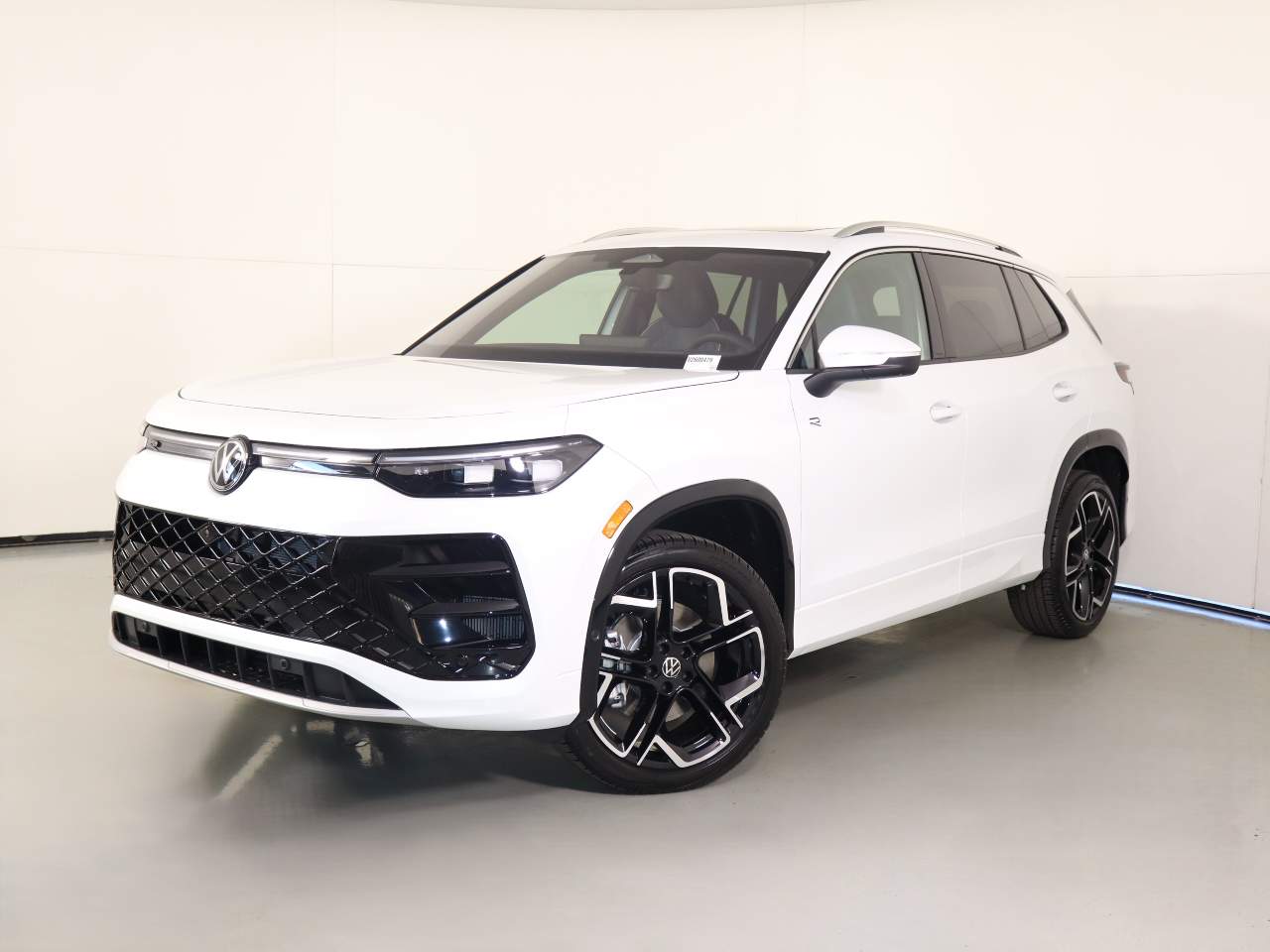 2026 Volkswagen Tiguan SEL R-Line Turbo 4Motion
