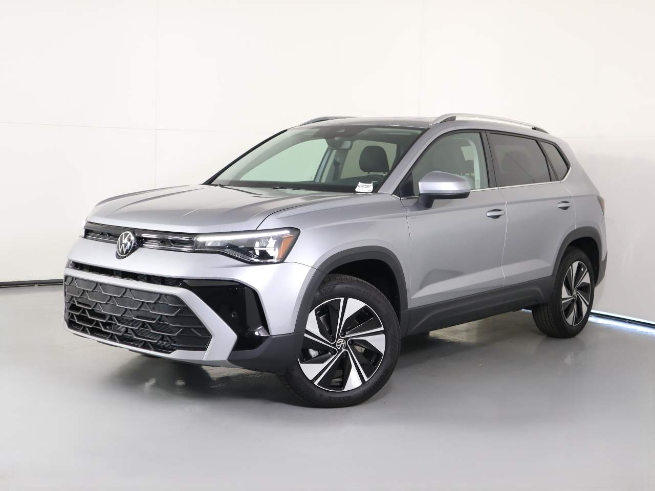 2025 Volkswagen Taos SE 4Motion