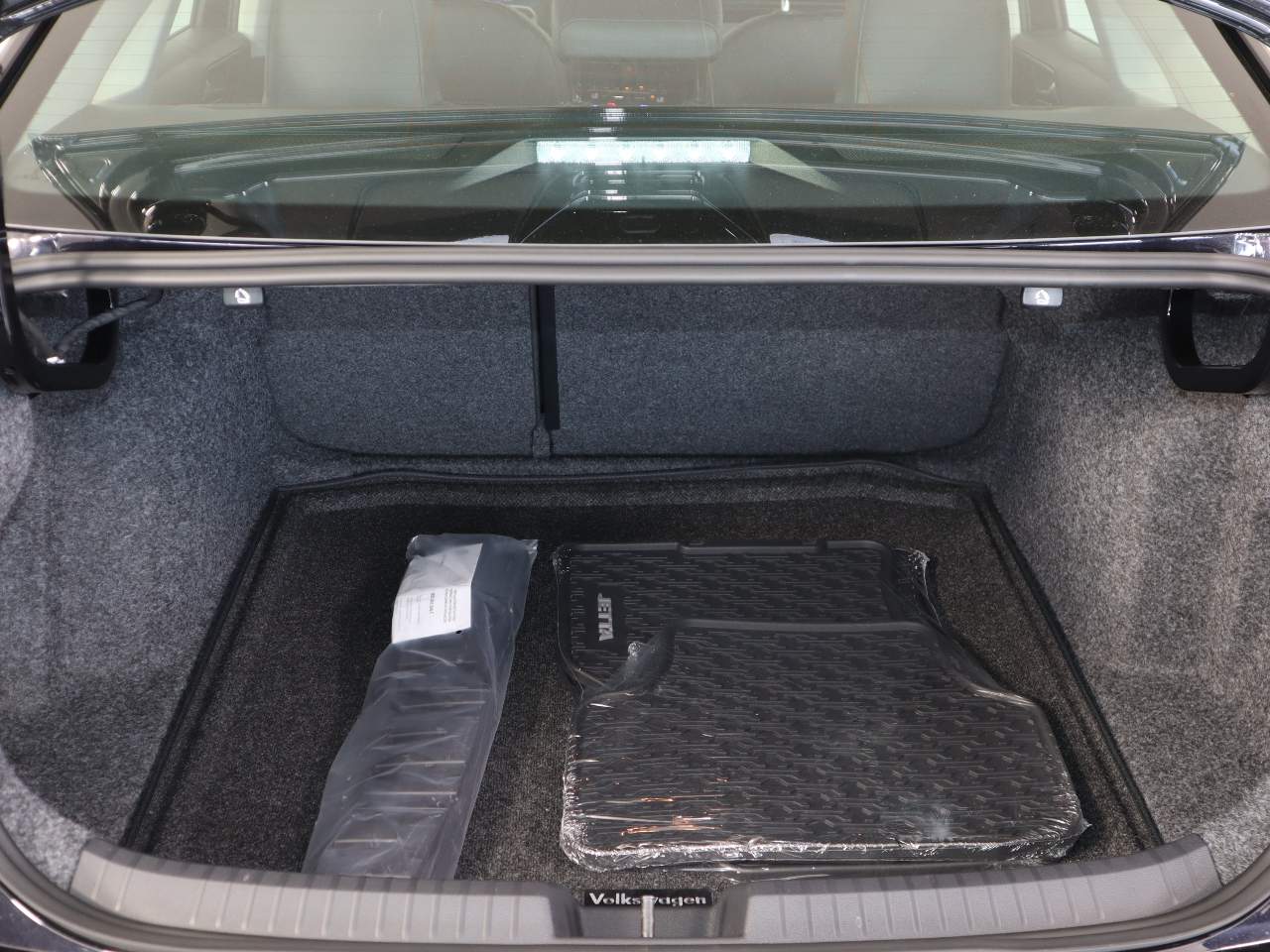 2026 Volkswagen Jetta SE photo 2