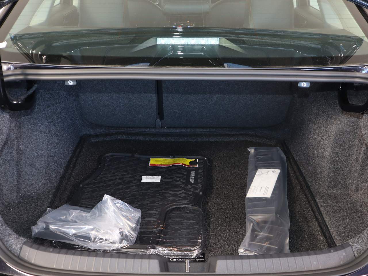 2026 Volkswagen Jetta SE photo 2