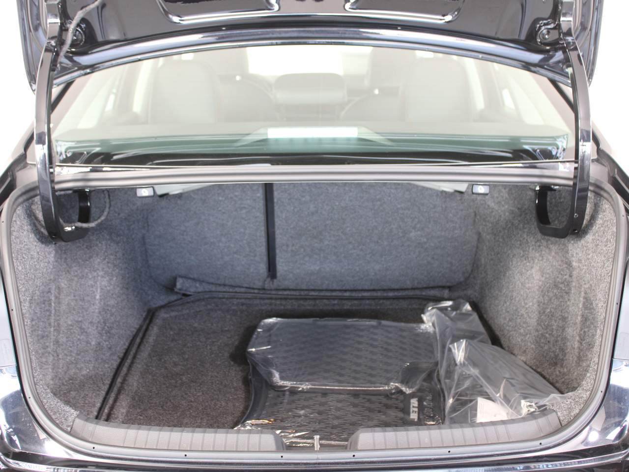 2025 Volkswagen Jetta Sedan SE