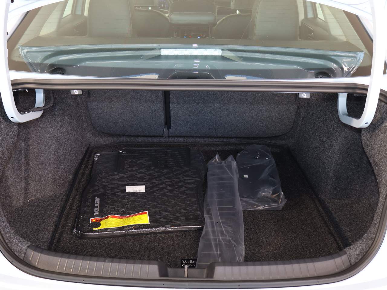 2026 Volkswagen Jetta SEL photo 2