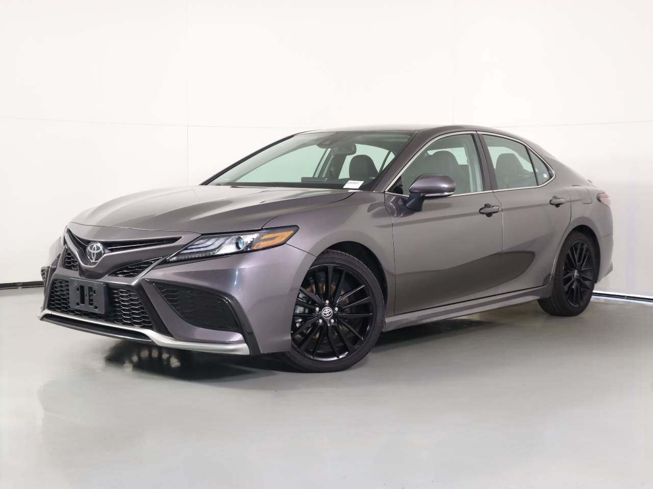 Gray 2024 Toyota Camry Sedan Front-Wheel Drive 8-Speed Automatic