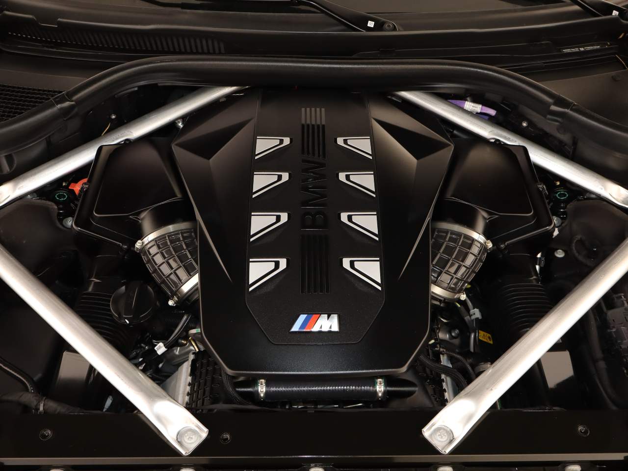 2025 BMW X7 M60i