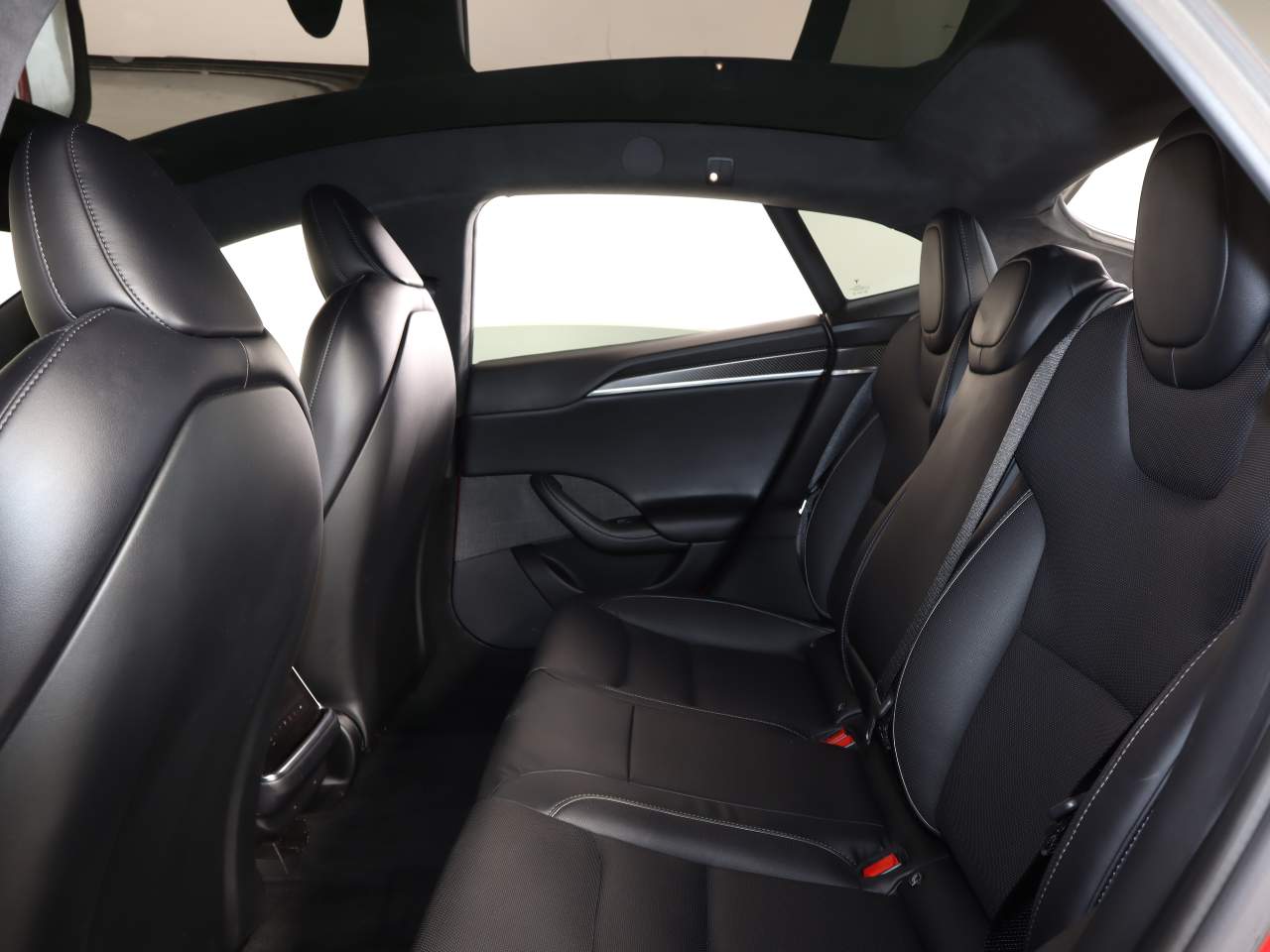 2021 Tesla Model S Plaid - Photo 12