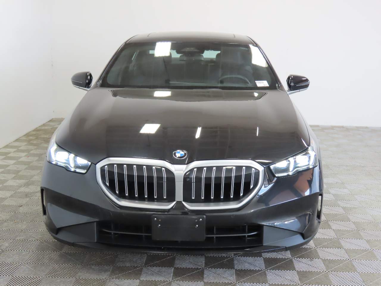 2025 BMW 5-Series 530i