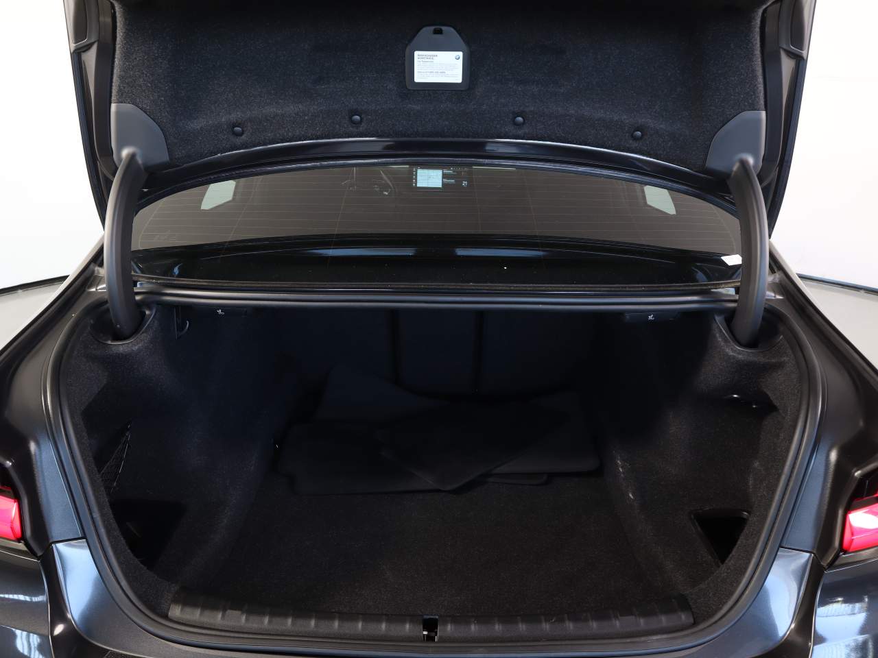 2023 BMW 5-Series 530i