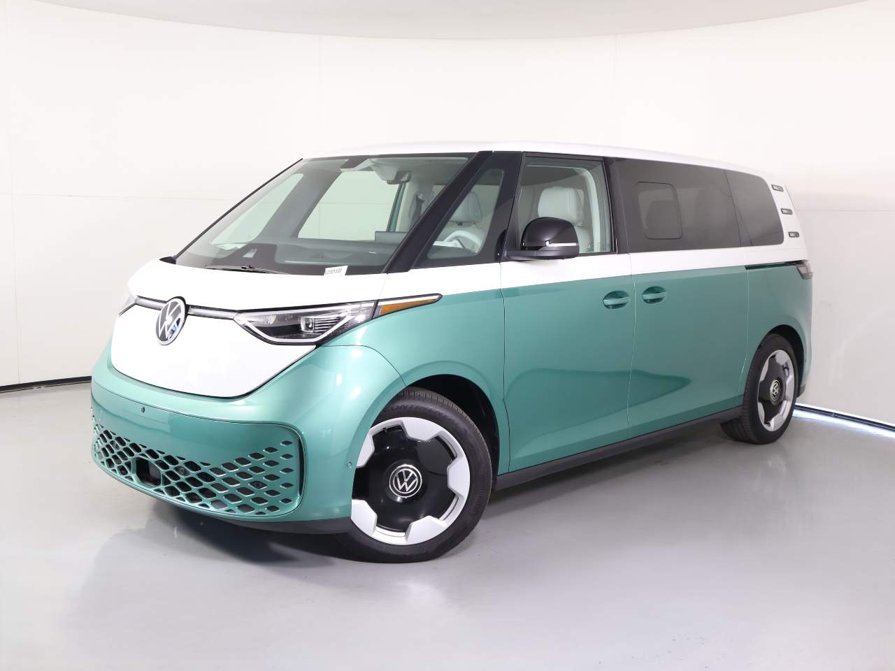 2025 Volkswagen ID. Buzz Pro S Plus 4dr Mini-Van