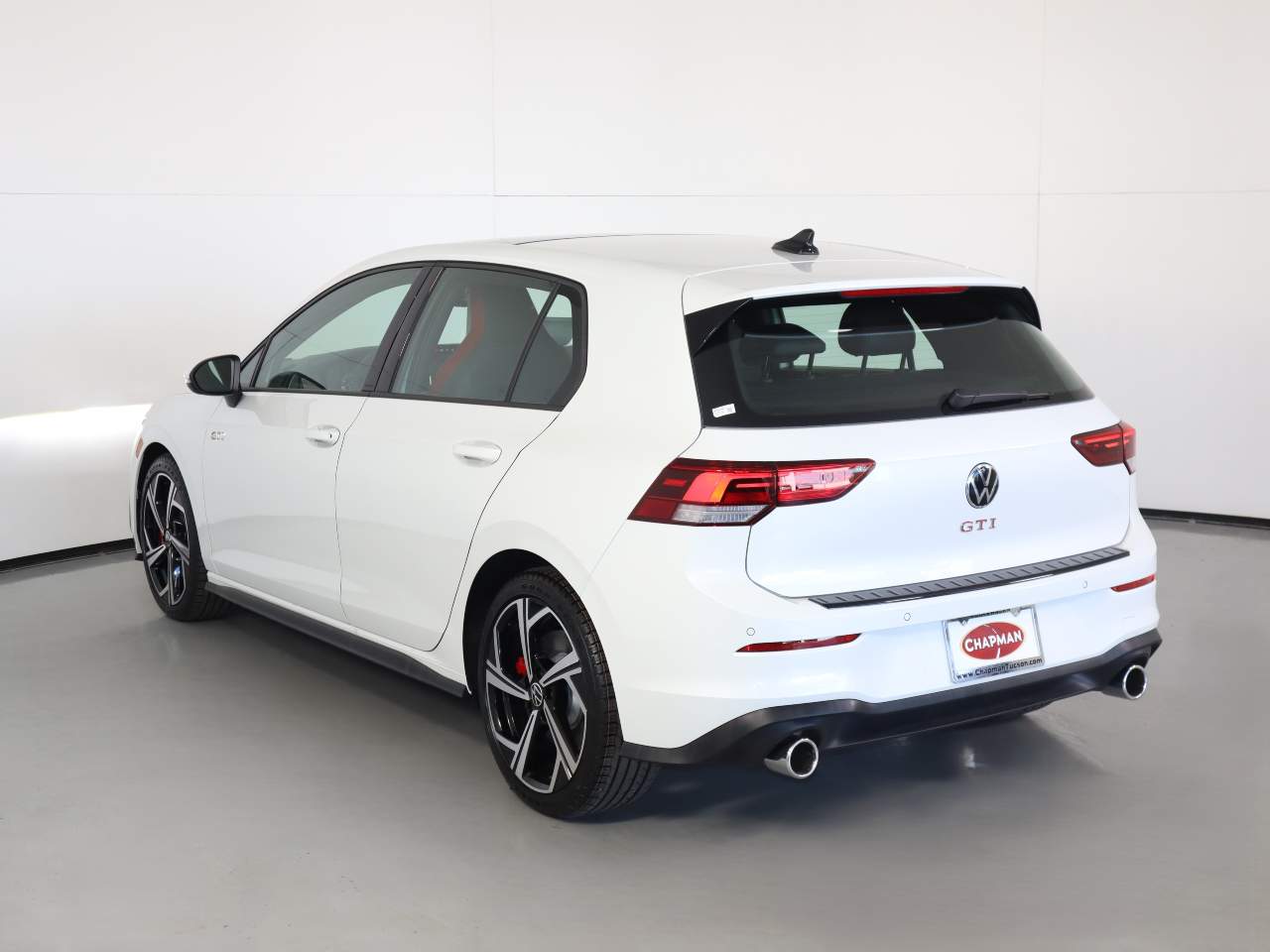 2025 Volkswagen Golf GTI SE photo 3