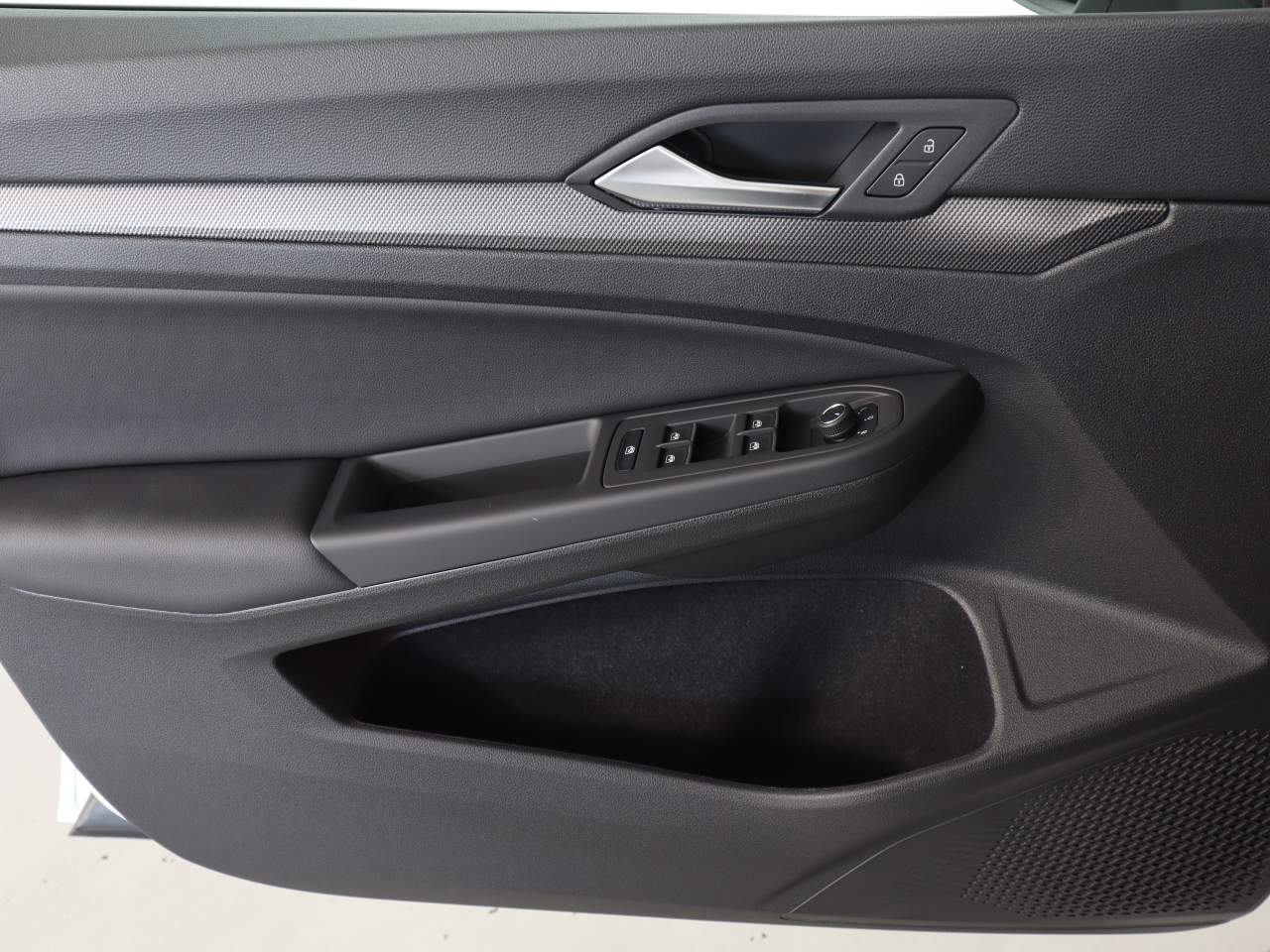 2025 Volkswagen Golf GTI SE photo 2
